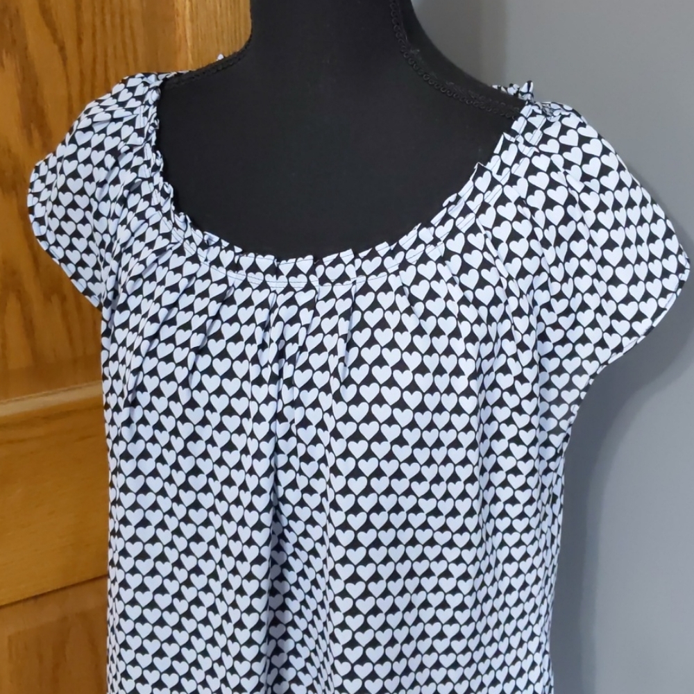 Lauren Conrad Black and White Heart Print Blouse